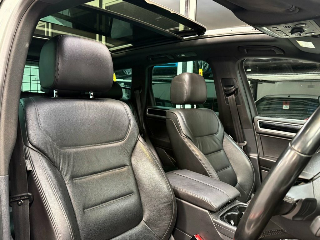 Volkswagen Touareg 2017 3.0 Tdi V6 Bluemotion Tech R-line Plus Suv Black #11