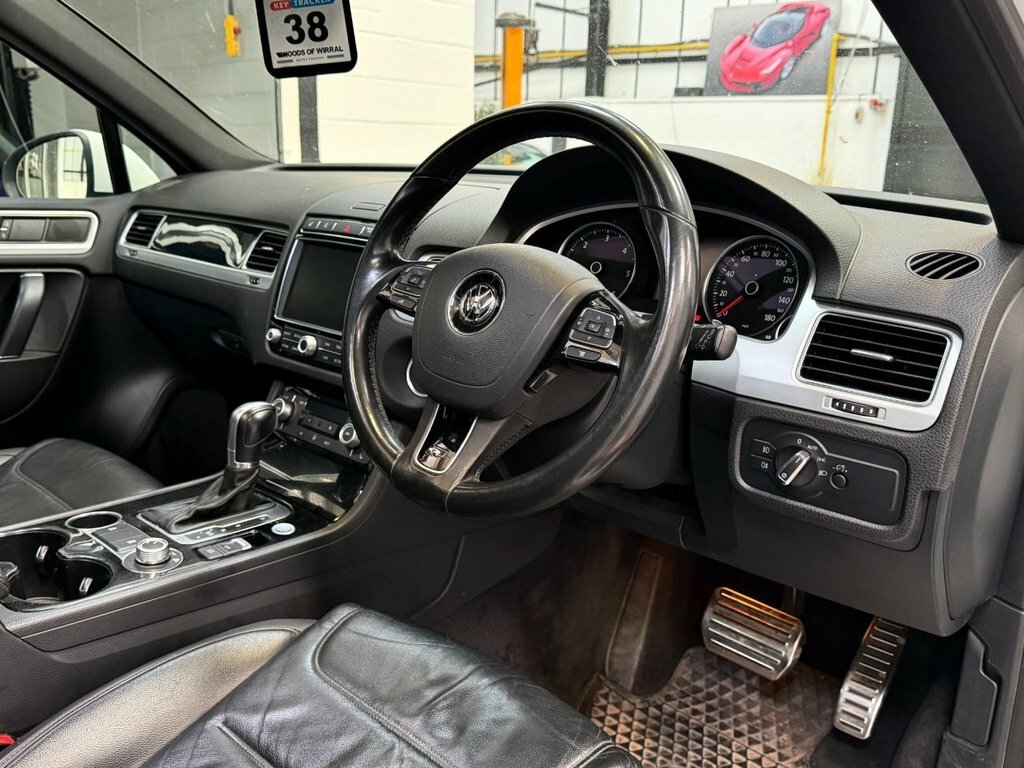 Volkswagen Touareg 2017 3.0 Tdi V6 Bluemotion Tech R-line Plus Suv Black #10