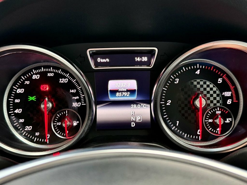 Mercedes-Benz GLE Class Gle 250D 4Matic Amg Line Premium 9G-tronic White #23