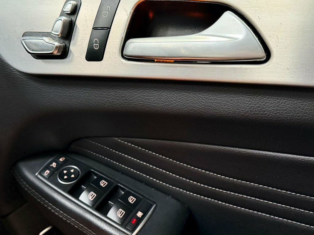 Mercedes-Benz GLE Class Gle 250D 4Matic Amg Line Premium 9G-tronic White #25