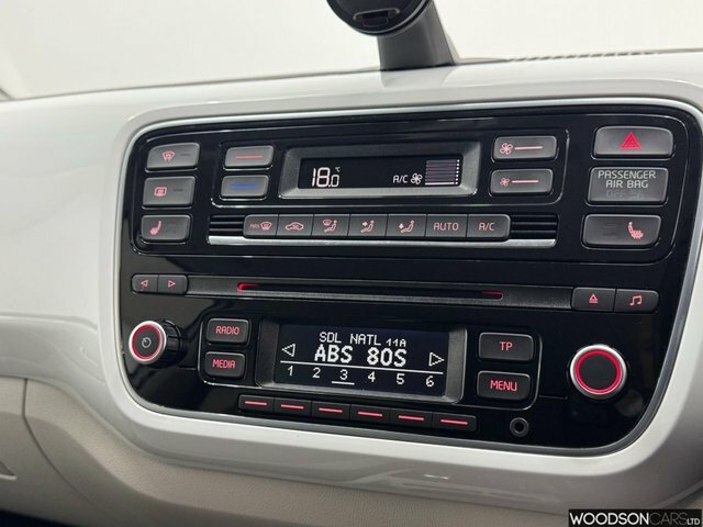 Volkswagen e-Up 2014 18.7Kwh E-up Hatchback 82 White #5