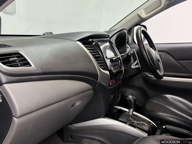 Fiat Fullback 2018 2.4D Cross Pickup Double Cab Black #4