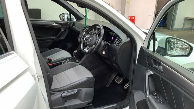 Volkswagen Tiguan 2016 2.0 Tsi Bluemotion Tech R-line Suv White #3