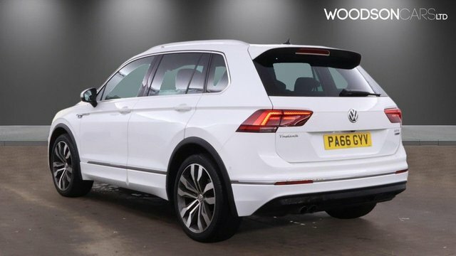 Volkswagen Tiguan 2016 2.0 Tsi Bluemotion Tech R-line Suv White #2
