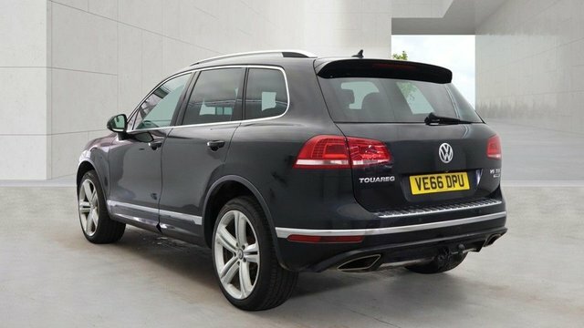 Volkswagen Touareg 2016 3.0 Tdi V6 Bluemotion Tech R-line Plus Suv Black #2