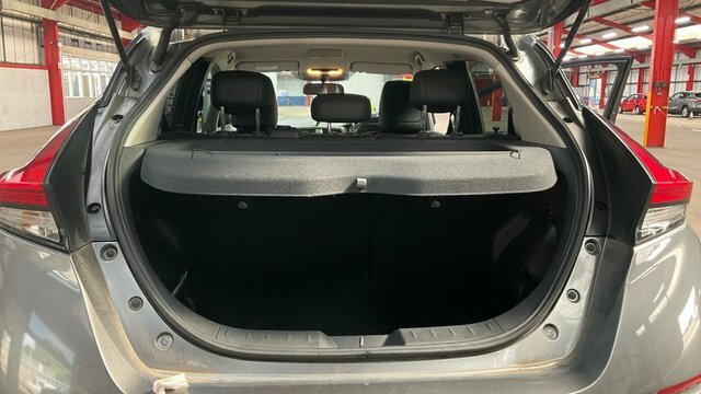 Nissan Leaf Nissan Hatchback 160Kw E Tekna 62Kwh White #13