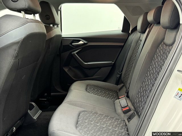 Audi A1 2022 1.0 Tfsi 25 Sport Sportback White #6