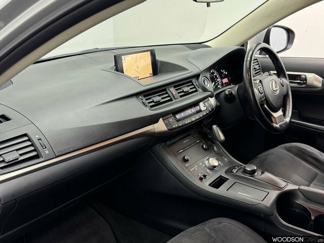 Lexus CT 2015 1.8 200H Advance Hatchback Hybrid Silver #4