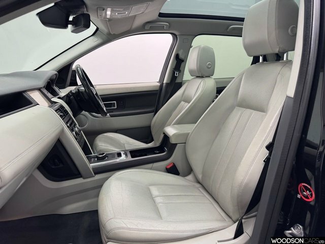 Land Rover Discovery Sport 2017 2.0 Td4 Hse Black Suv 4Wd Eur Black #4