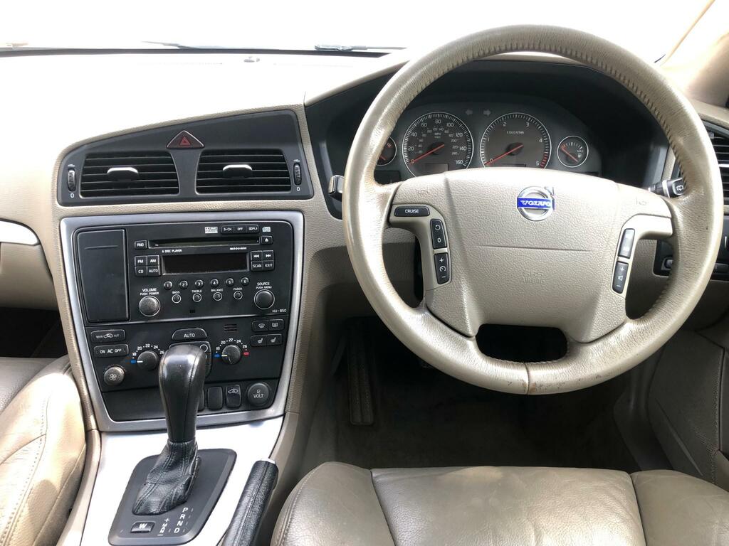 Volvo V70 Se Auto Purple #2