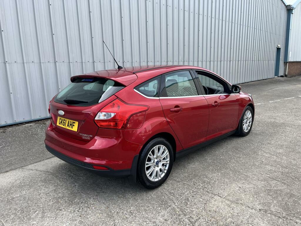 Ford Focus Titanium Red #5