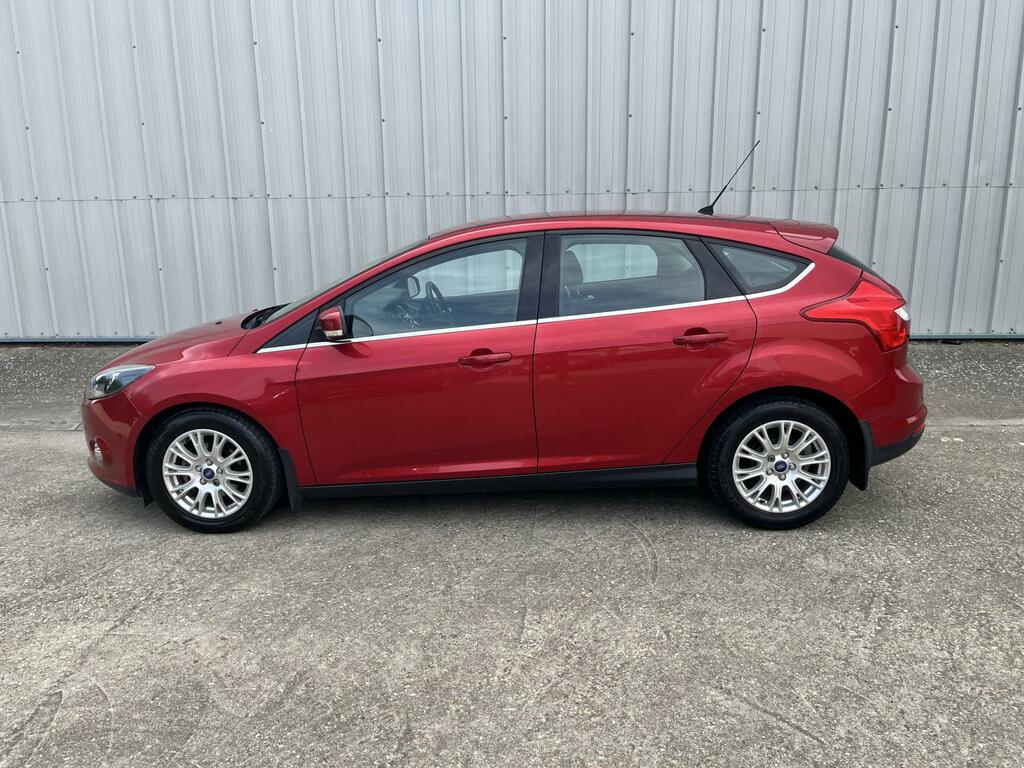 Ford Focus Titanium Red #2