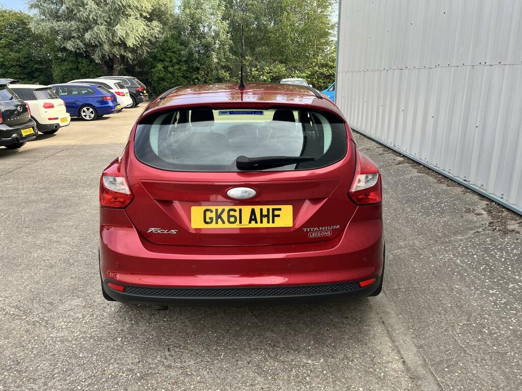 Ford Focus Titanium Red #4