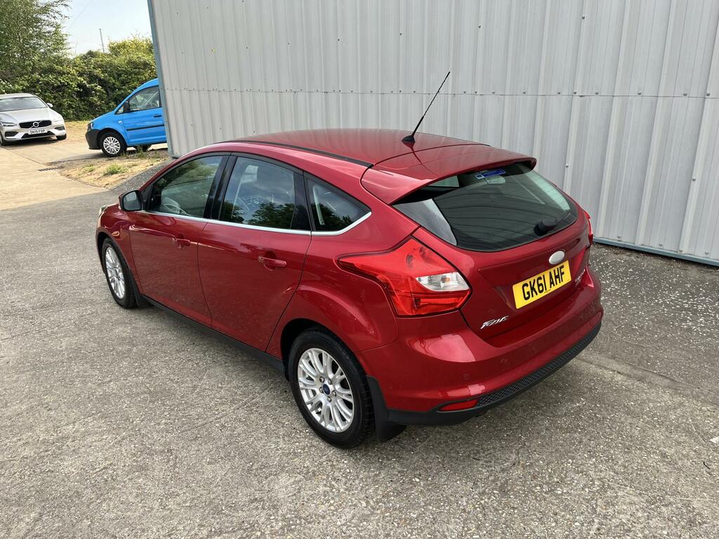 Ford Focus Titanium Red #3