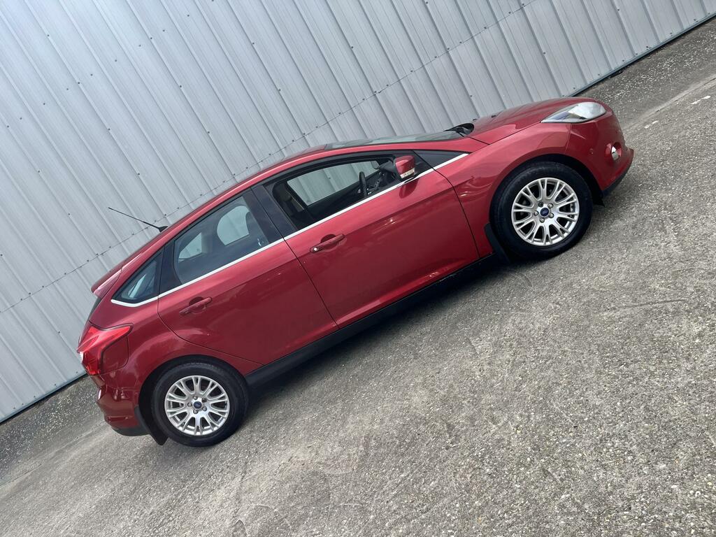 Ford Focus Titanium Red #6