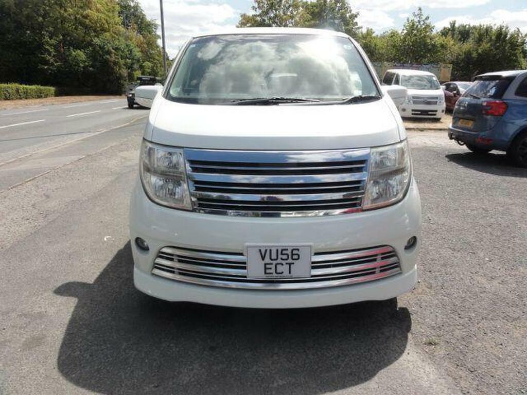 Nissan Elgrand 2.5 186 Bhp White #9