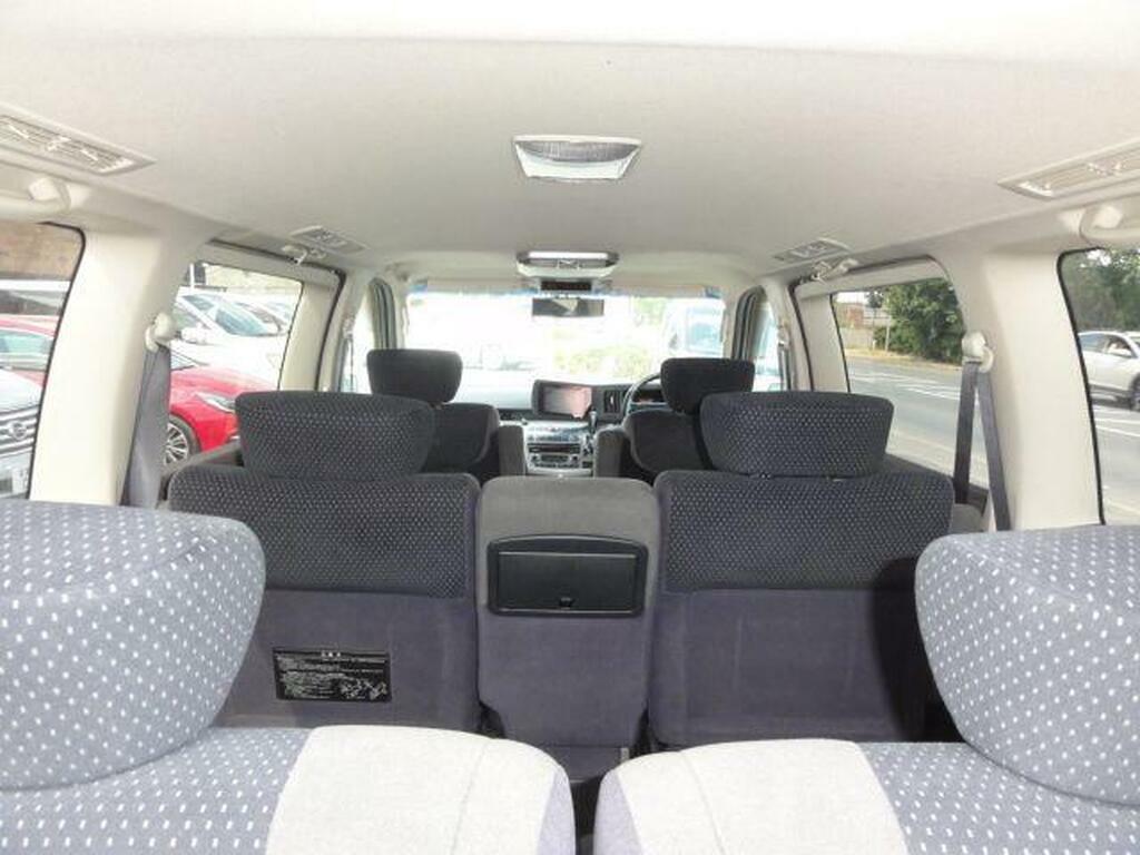 Nissan Elgrand 2.5 186 Bhp White #21