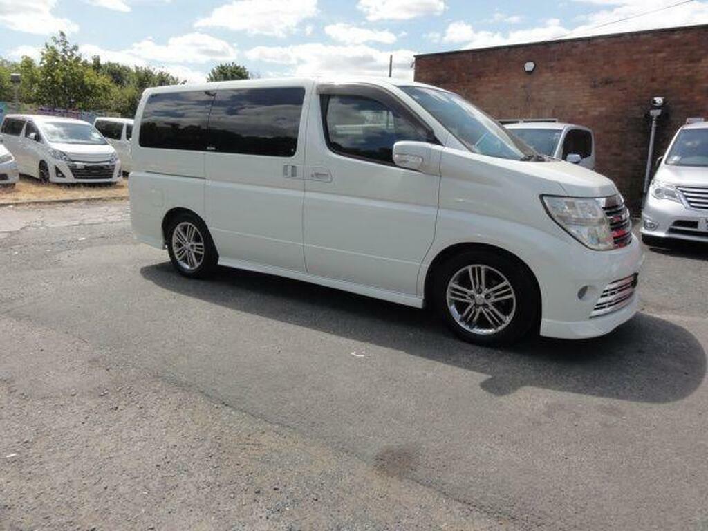 Nissan Elgrand 2.5 186 Bhp White #13