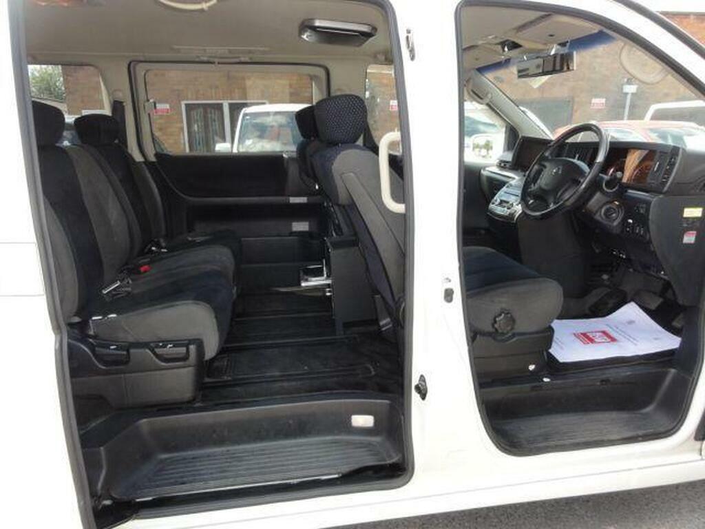 Nissan Elgrand 2.5 186 Bhp White #7