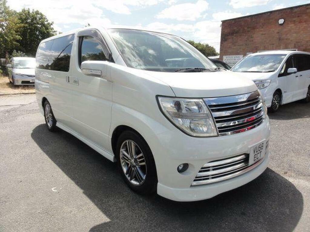Nissan Elgrand 2.5 186 Bhp White #8