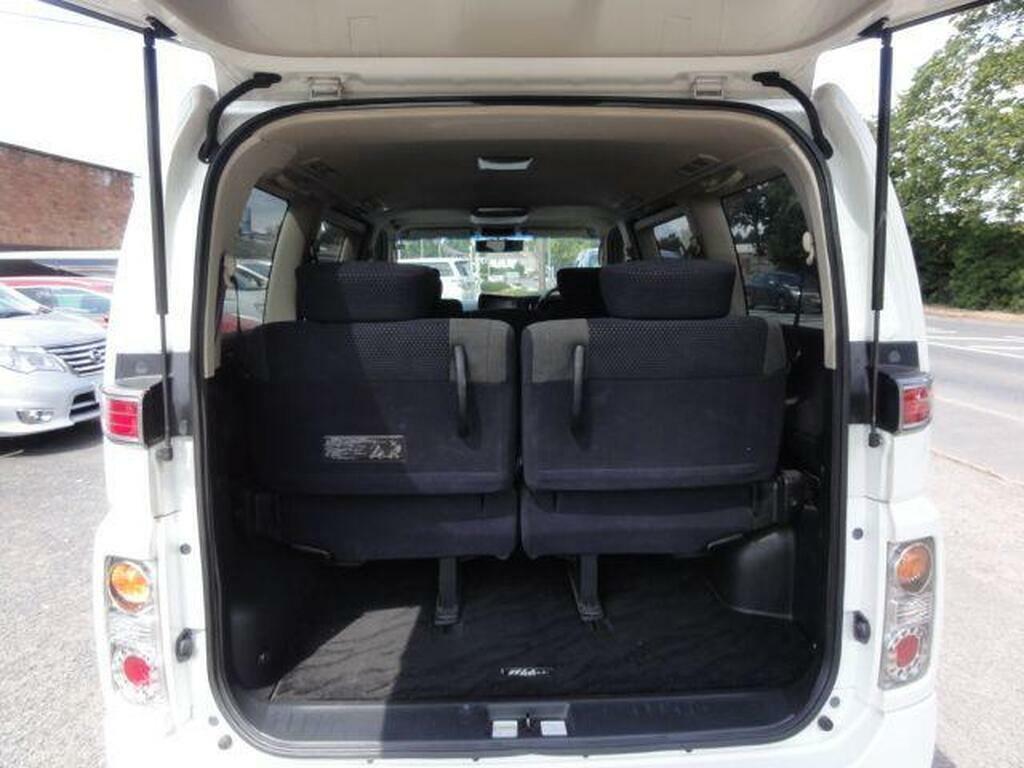 Nissan Elgrand 2.5 186 Bhp White #20