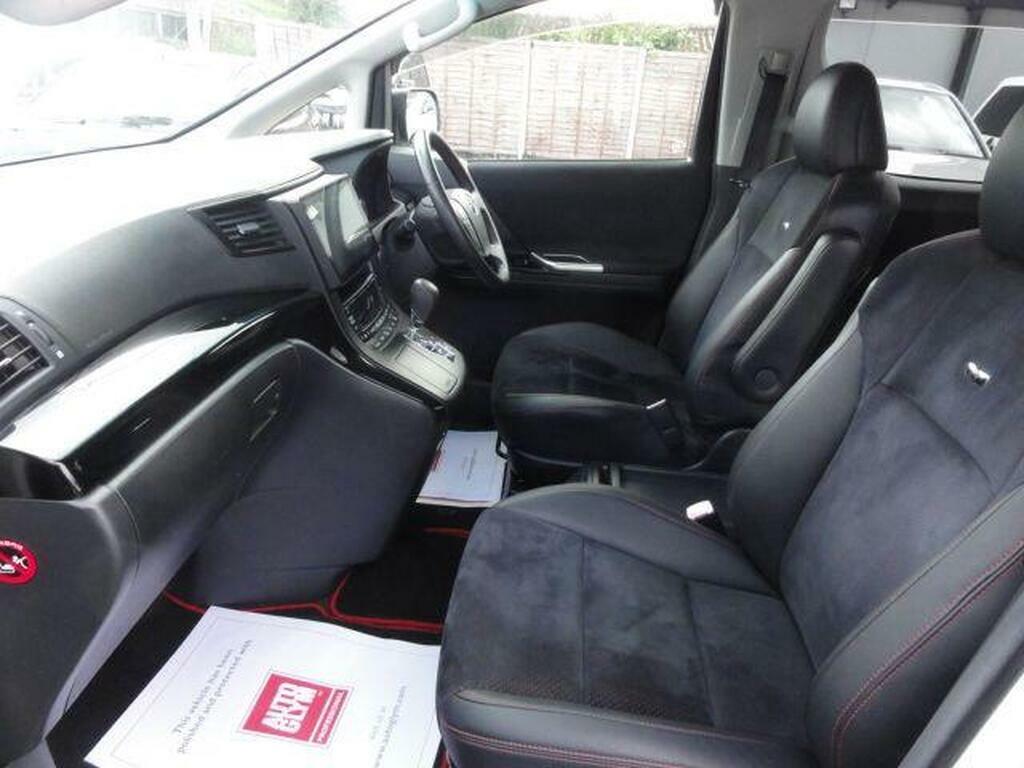 Toyota Vellfire 2.4 Hybrid Efour White #27