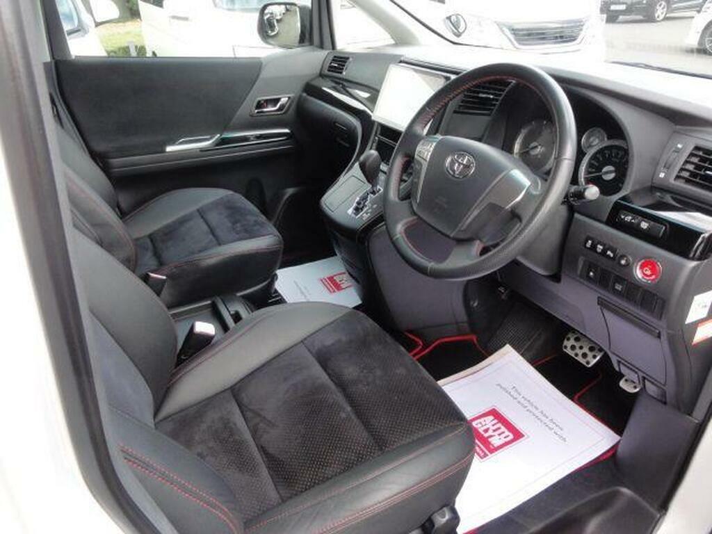 Toyota Vellfire 2.4 Hybrid Efour White #11