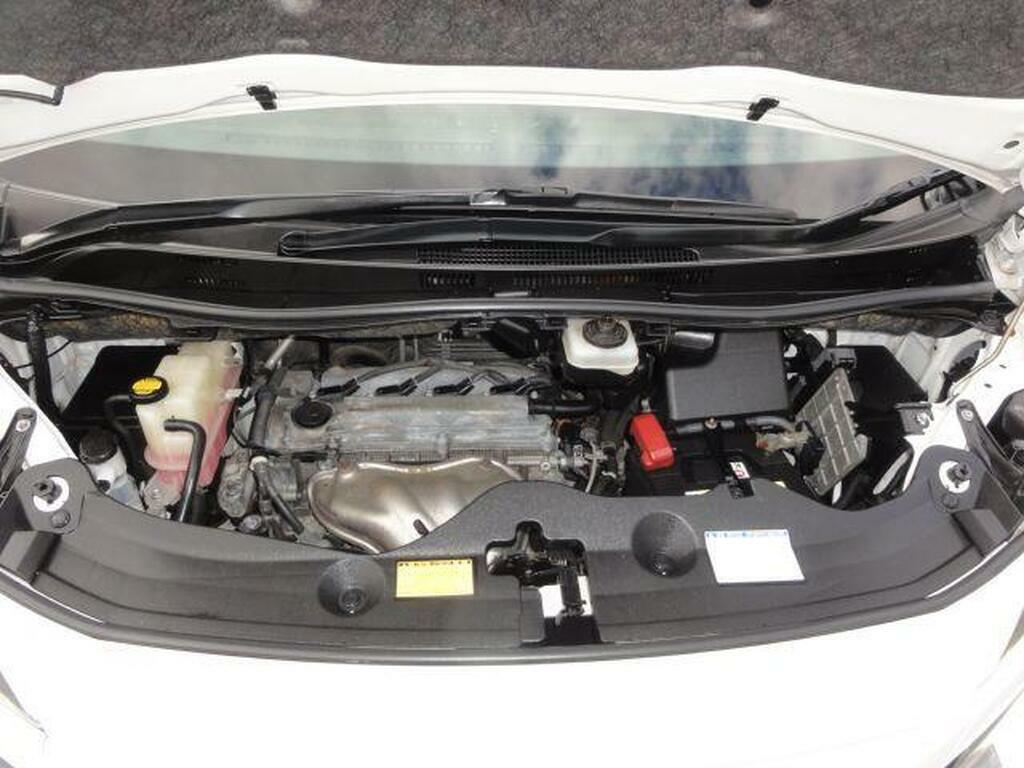 Toyota Vellfire 2.4 Hybrid Efour White #20