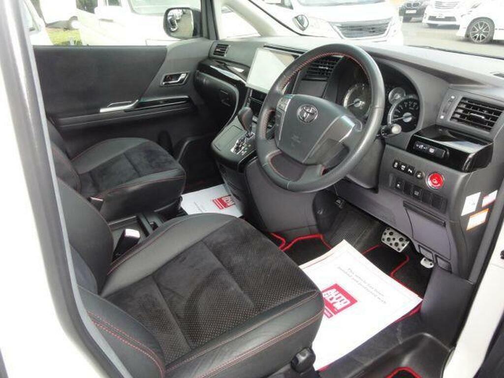 Toyota Vellfire 2.4 Hybrid Efour White #30