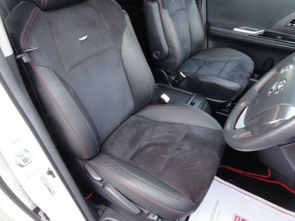 Toyota Vellfire 2.4 Hybrid Efour White #12