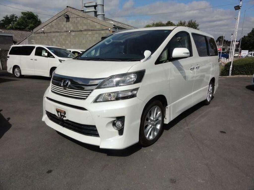 Toyota Vellfire Petrol White
