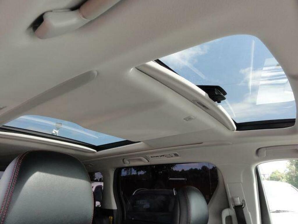 Toyota Vellfire Petrol White #2