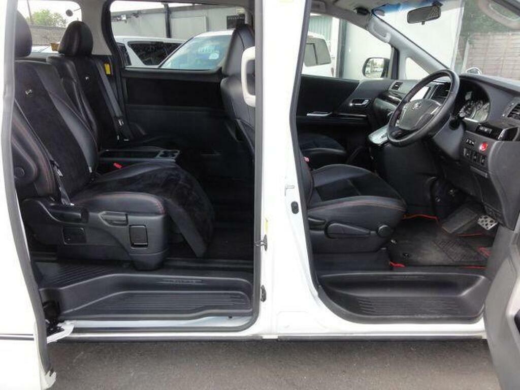 Toyota Vellfire 2.4 Z Golden Eye-modellista Aero Styling Black #15