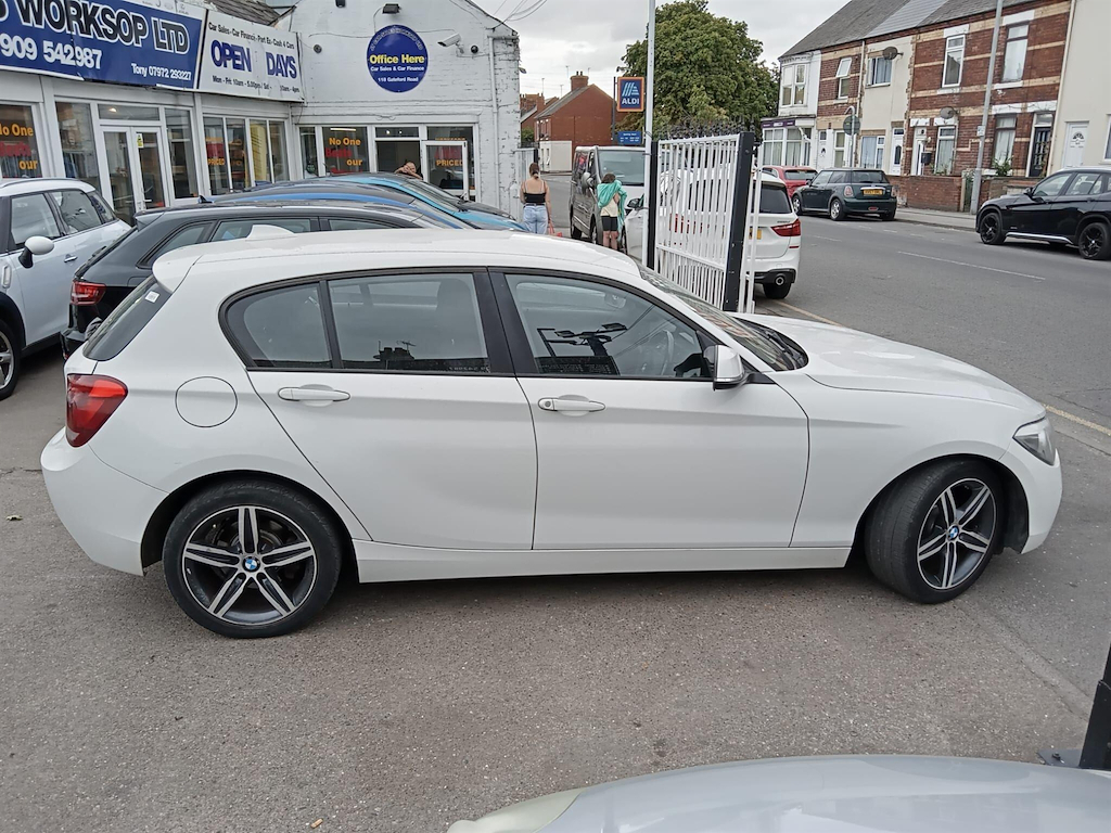 BMW 1 Series 2.0 116D Sport Hatchback 116 Ps White #8