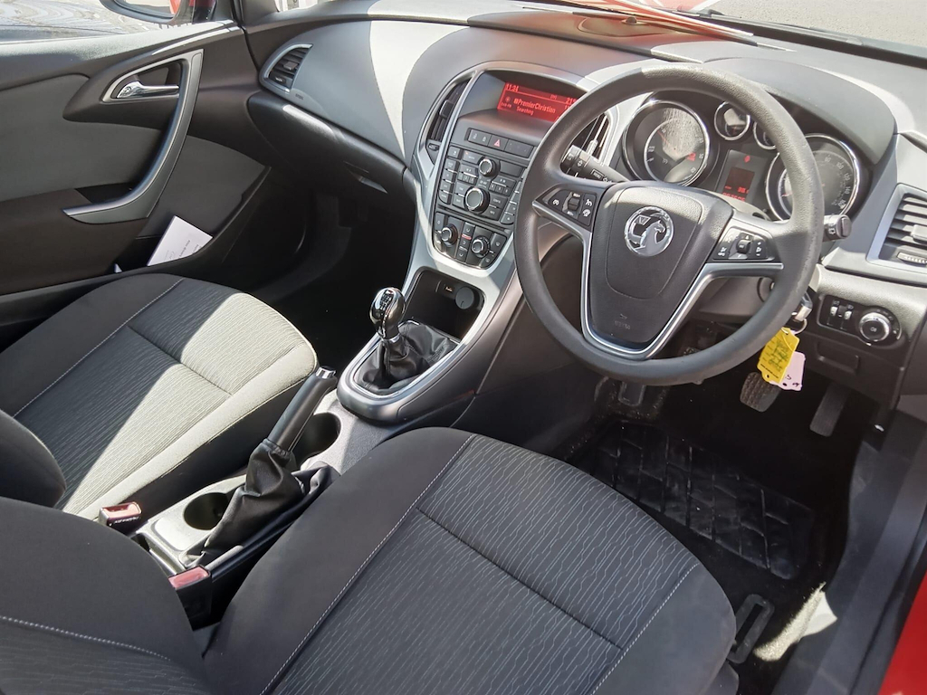 Vauxhall Astra GTC 1.7 Cdti Sport Euro 5 Ss Red #5