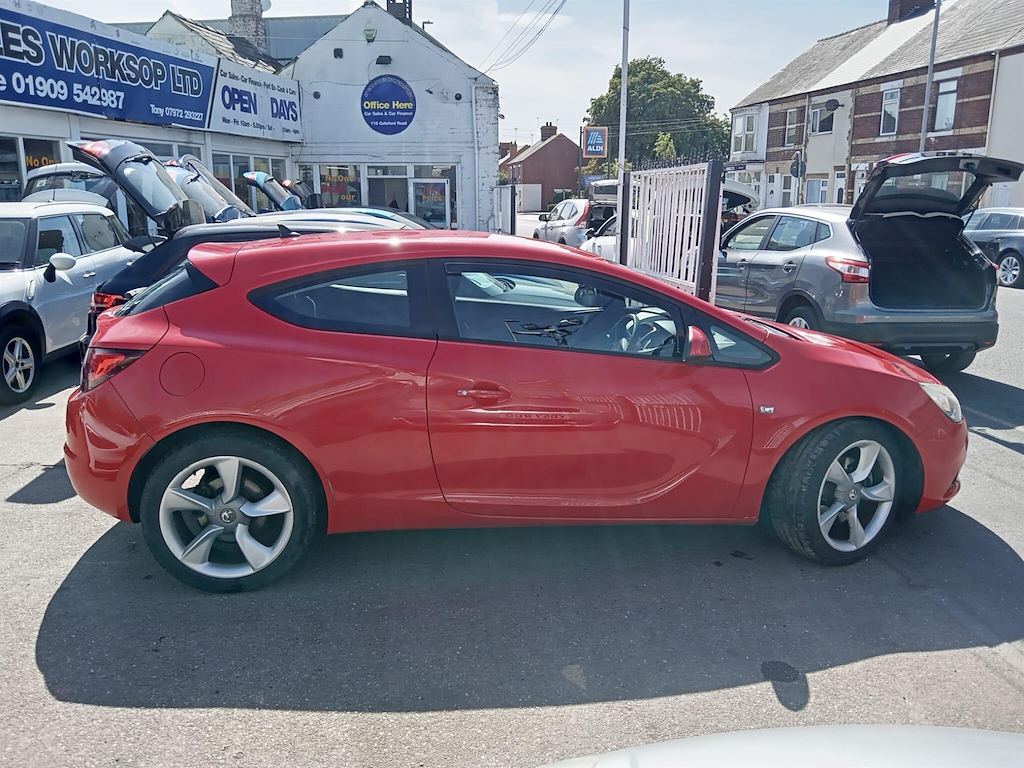 Vauxhall Astra GTC 1.7 Cdti Sport Euro 5 Ss Red #4