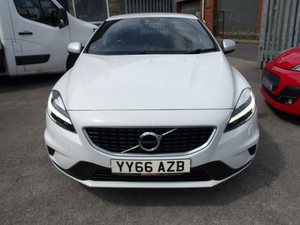 Volvo V40 2.0 T2 R-design Euro 6 Ss White #3
