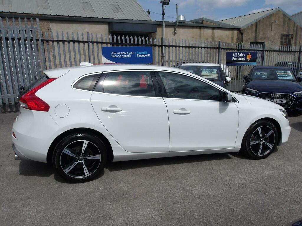 Volvo V40 2.0 T2 R-design Euro 6 Ss White #6