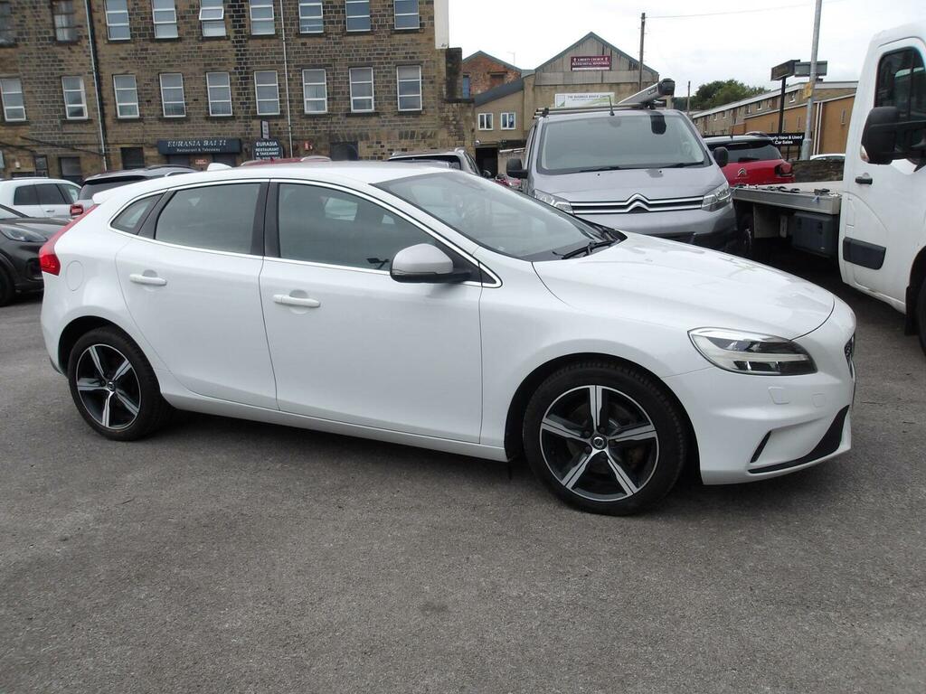 Volvo V40 2.0 T2 R-design Euro 6 Ss White