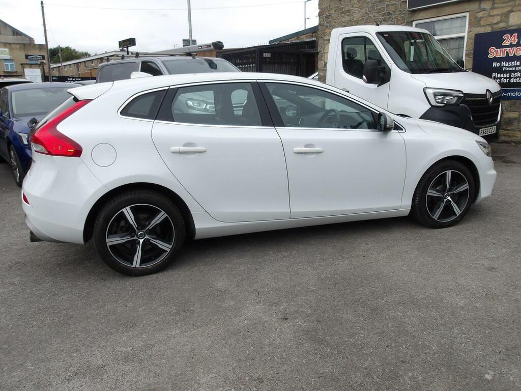 Volvo V40 2.0 T2 R-design Euro 6 Ss White #4