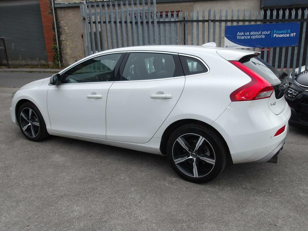 Volvo V40 2.0 T2 R-design Euro 6 Ss White #6