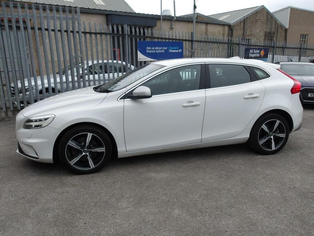 Volvo V40 2.0 T2 R-design Euro 6 Ss White #3