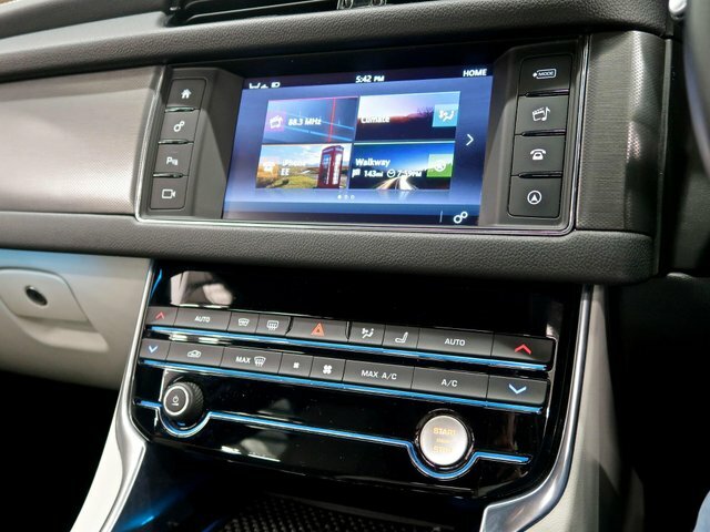 Jaguar XF 2.0 I4 163Ps Prestige Black #28