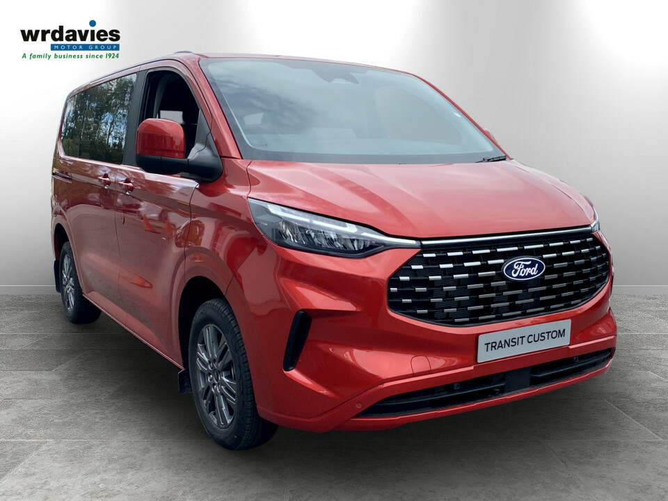 Ford Tourneo Custom 2.0 Ecoblue 150Ps H1 Titanium 8 Seater Red