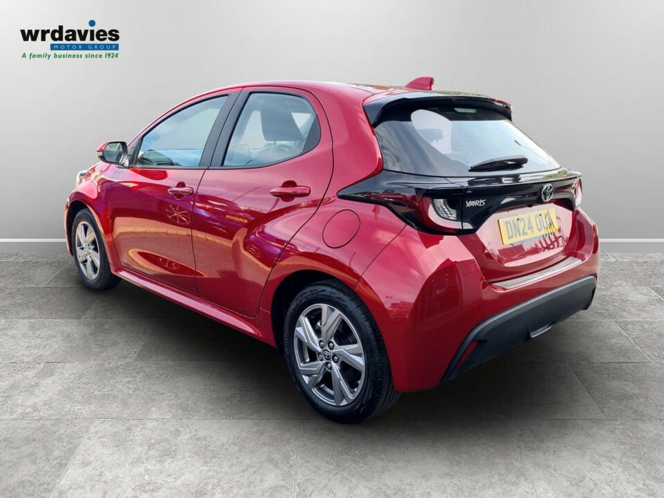 Toyota Yaris 1.5 Hybrid Icon Cvt  #5