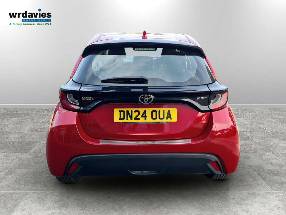 Toyota Yaris 1.5 Hybrid Icon Cvt  #6