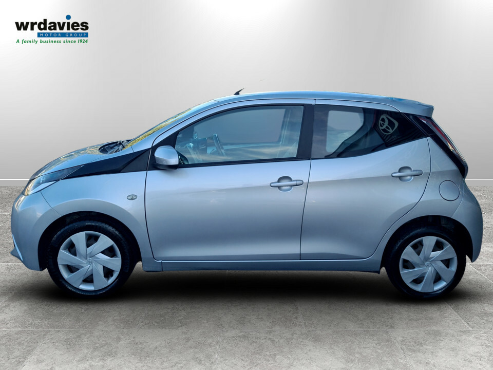 Toyota Aygo 1.0 Vvt-i X-play Silver #4