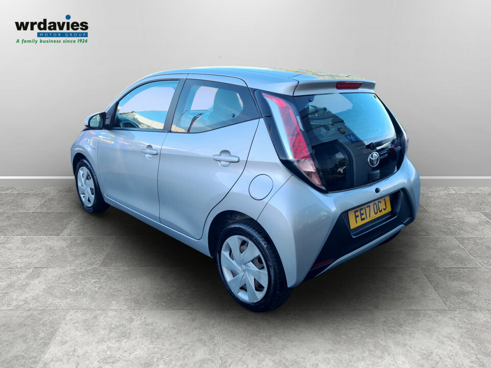 Toyota Aygo 1.0 Vvt-i X-play Silver #5