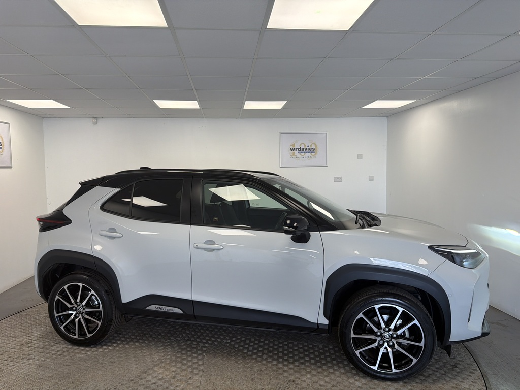 Toyota Yaris Cross 1.5 Hybrid 130 Gr Sport Cvt Grey #2