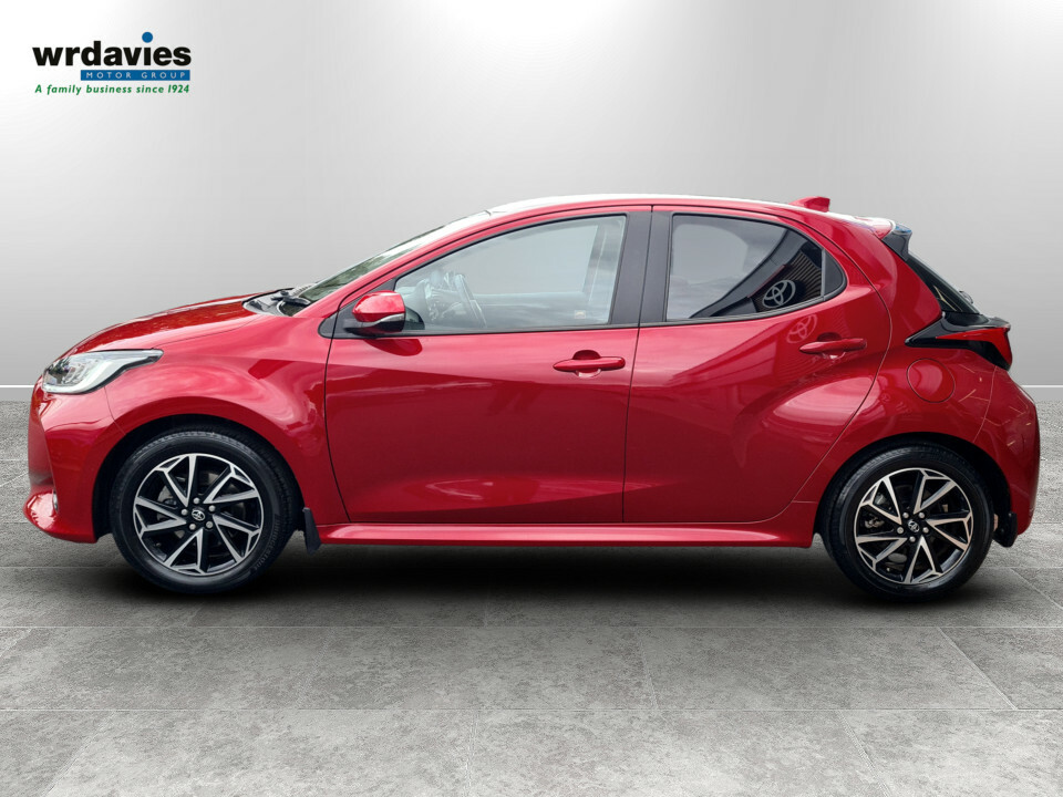 Toyota Yaris 1.5 Hybrid Design Cvt #4